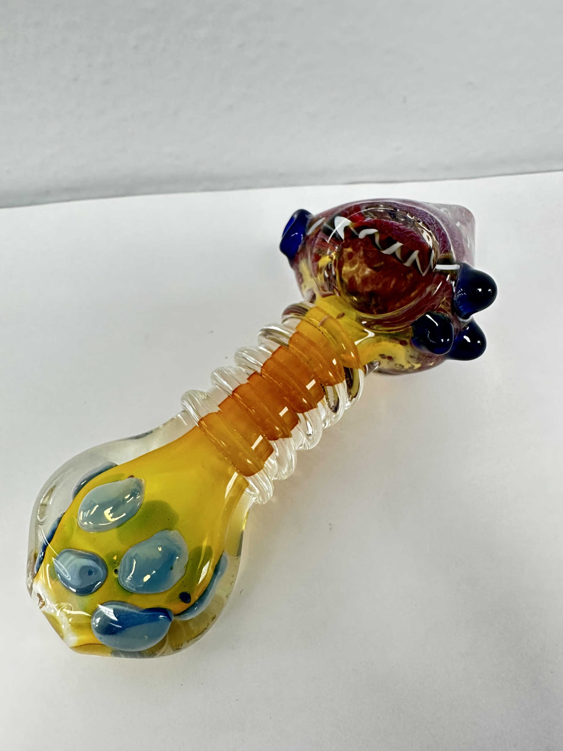  What is the difference between a hand pipe and a water pipe?